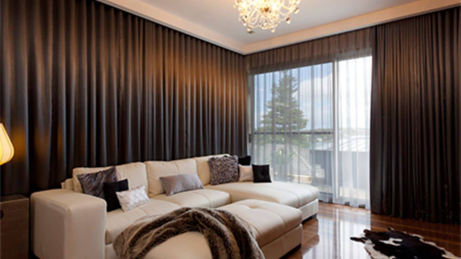 What Are the Key Features to Look for in Motorized Curtains