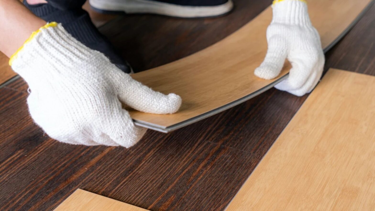 How to Maintain and Clean Vinyl Flooring in Dubai